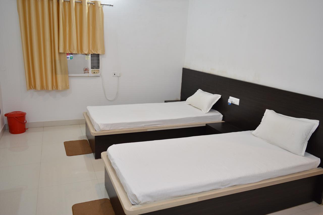 Nagina Palace Hotel Bodh Gaya Buitenkant foto