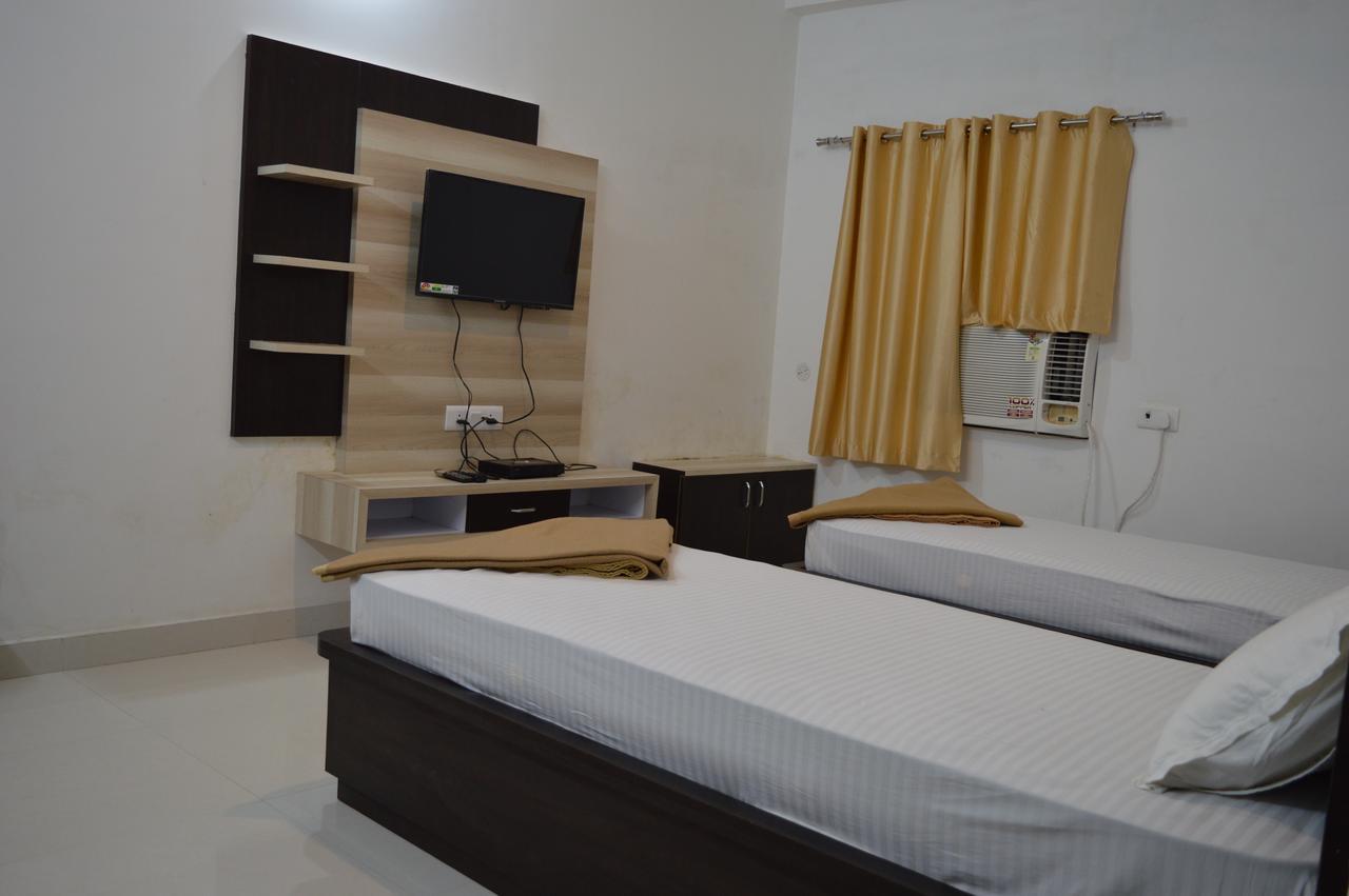 Nagina Palace Hotel Bodh Gaya Buitenkant foto
